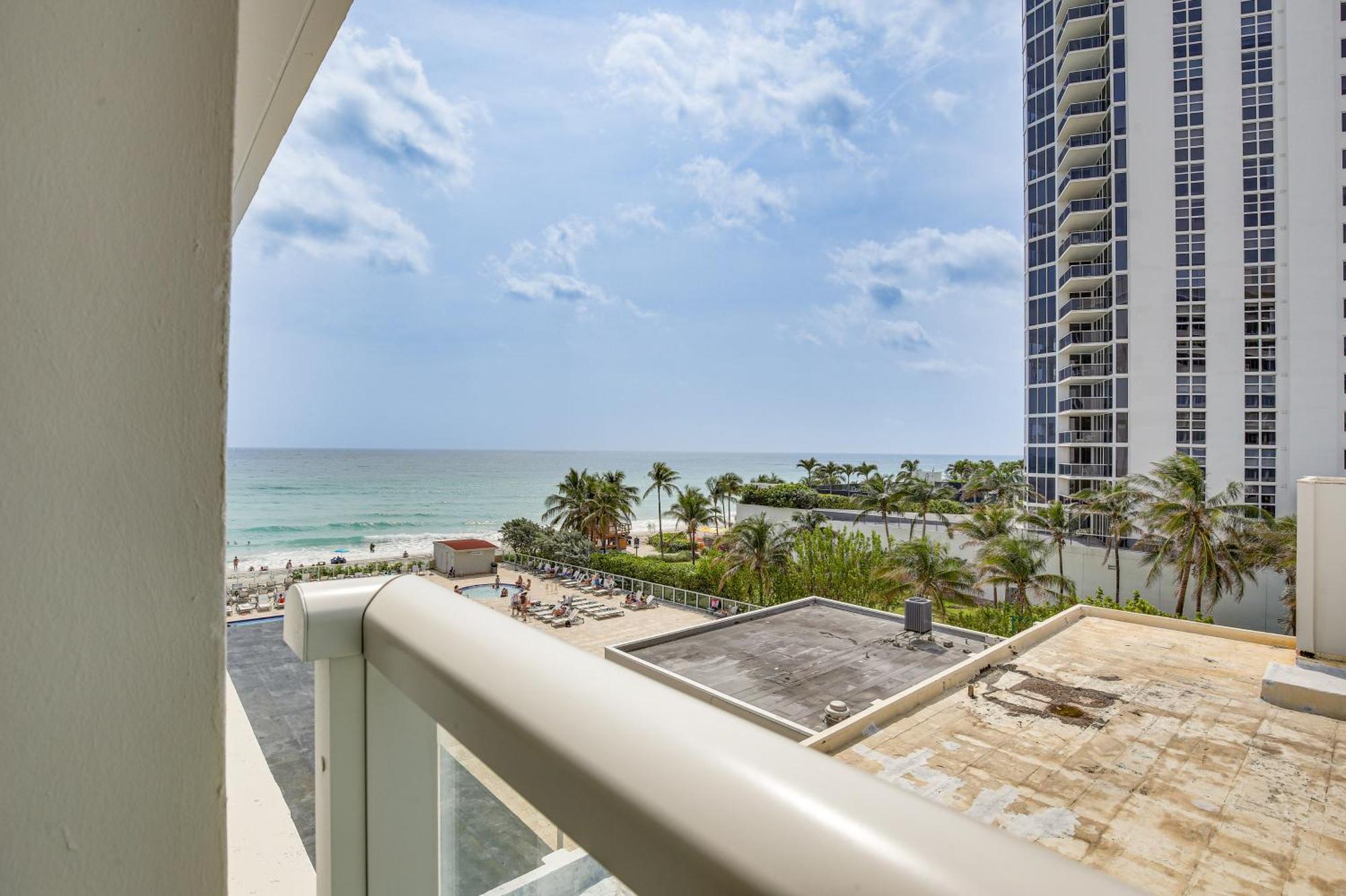 Sunny Isles Beach Resort Studio With Ocean Views Bagian luar foto